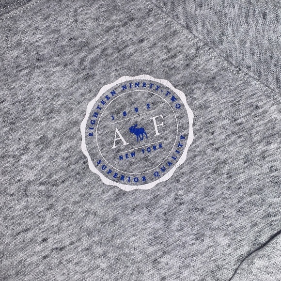 Abercrombie & Fitch Crewneck Sweater - Picture 2 of 3